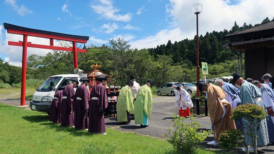 御神幸祭の様子