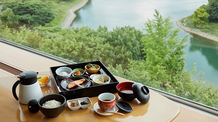 多摩湖の静かな景色とともに味わう、和朝食の贅沢な朝時間