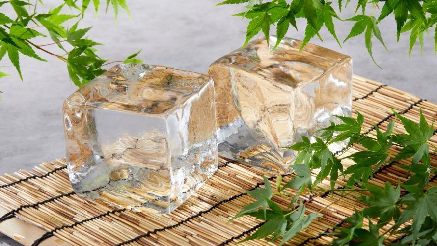 奥秩父源泉純氷を使用した氷　イメージ