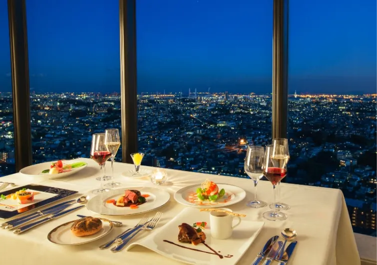 夜景を見ながらディナー