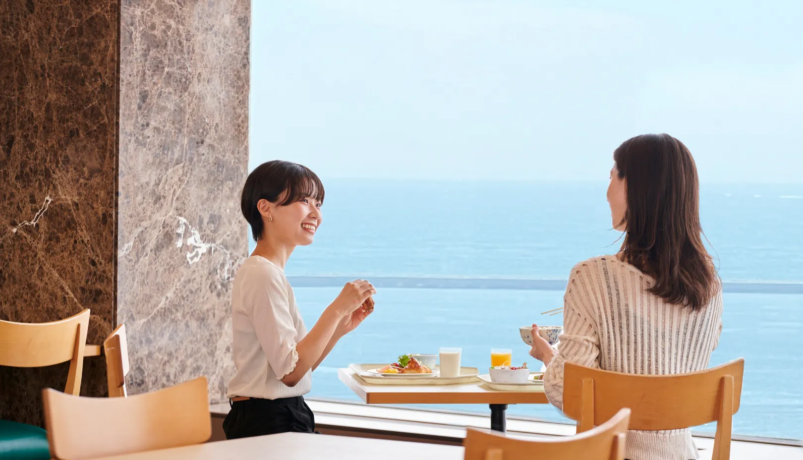 釧路プリンスホテル公式Webサイトより「海を眺めながら楽しむ朝食」