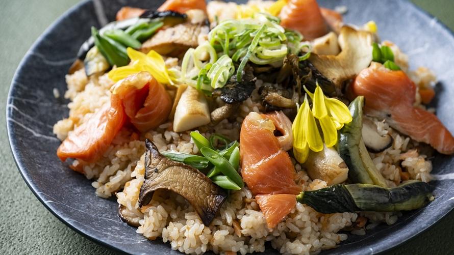 【滋賀県郷土料理】ビワマスと茸の洋風アメノイオご飯