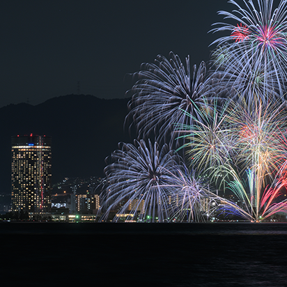 初夏のびわ湖を彩る絶景花火