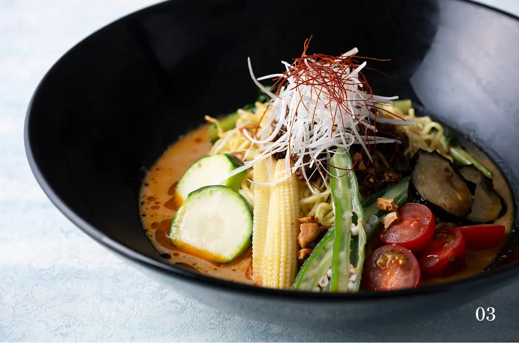 汁なし担々麵 夏野菜添え