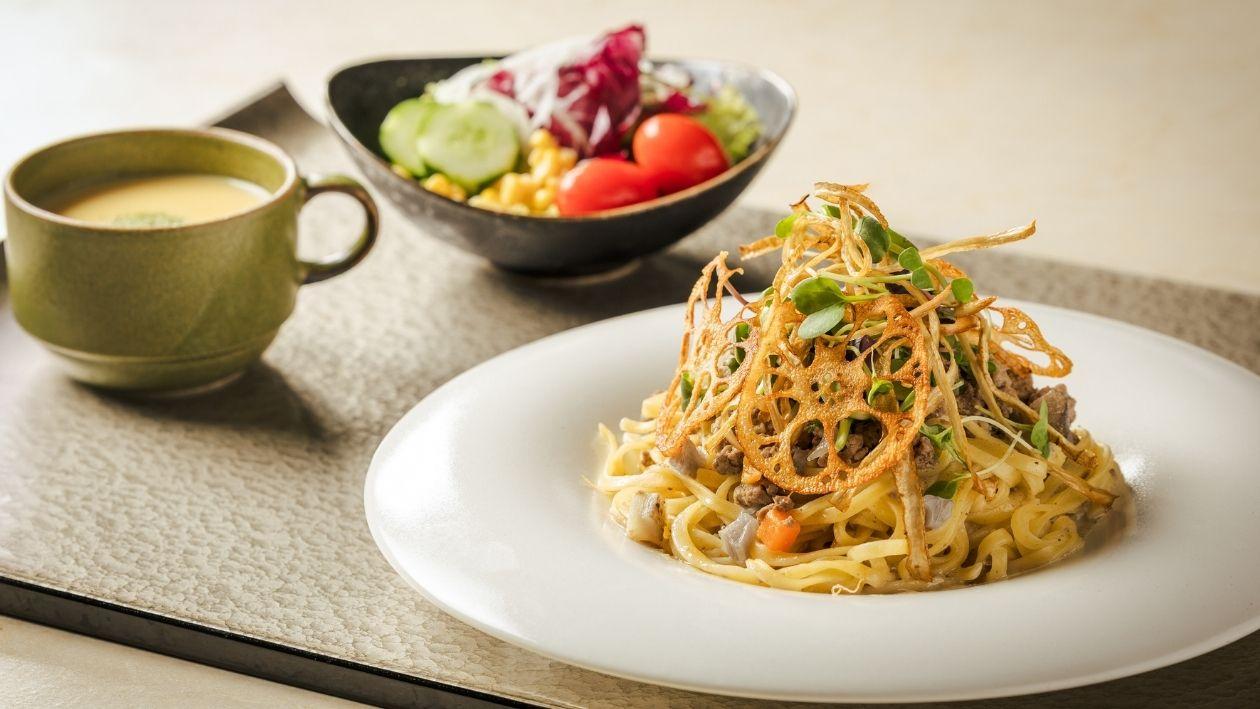〈Light Meal Set〉鴨肉と根菜のラグーパスタ 柚子胡椒のエッセンス