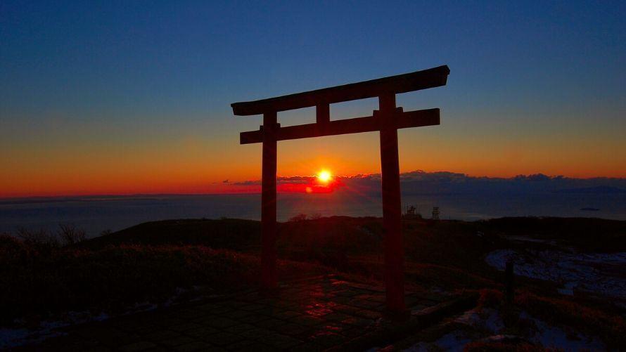 駒ヶ岳山頂からの初日の出の様子