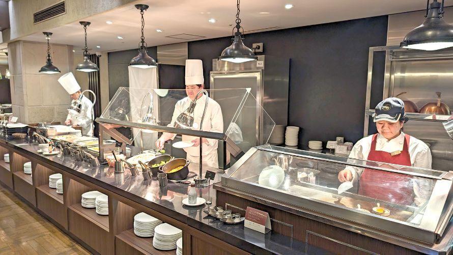 箱根芦ノ湖畔のレストランレイクサイドグリル店内の様子