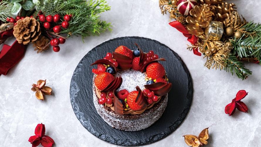 赤いハート型のchristmas cake